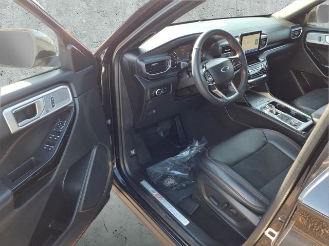 2024 Ford Explorer ST-Line