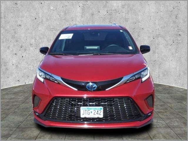 Used 2022 Toyota Sienna XSE with VIN 5TDXRKECXNS132108 for sale in Mankato, Minnesota